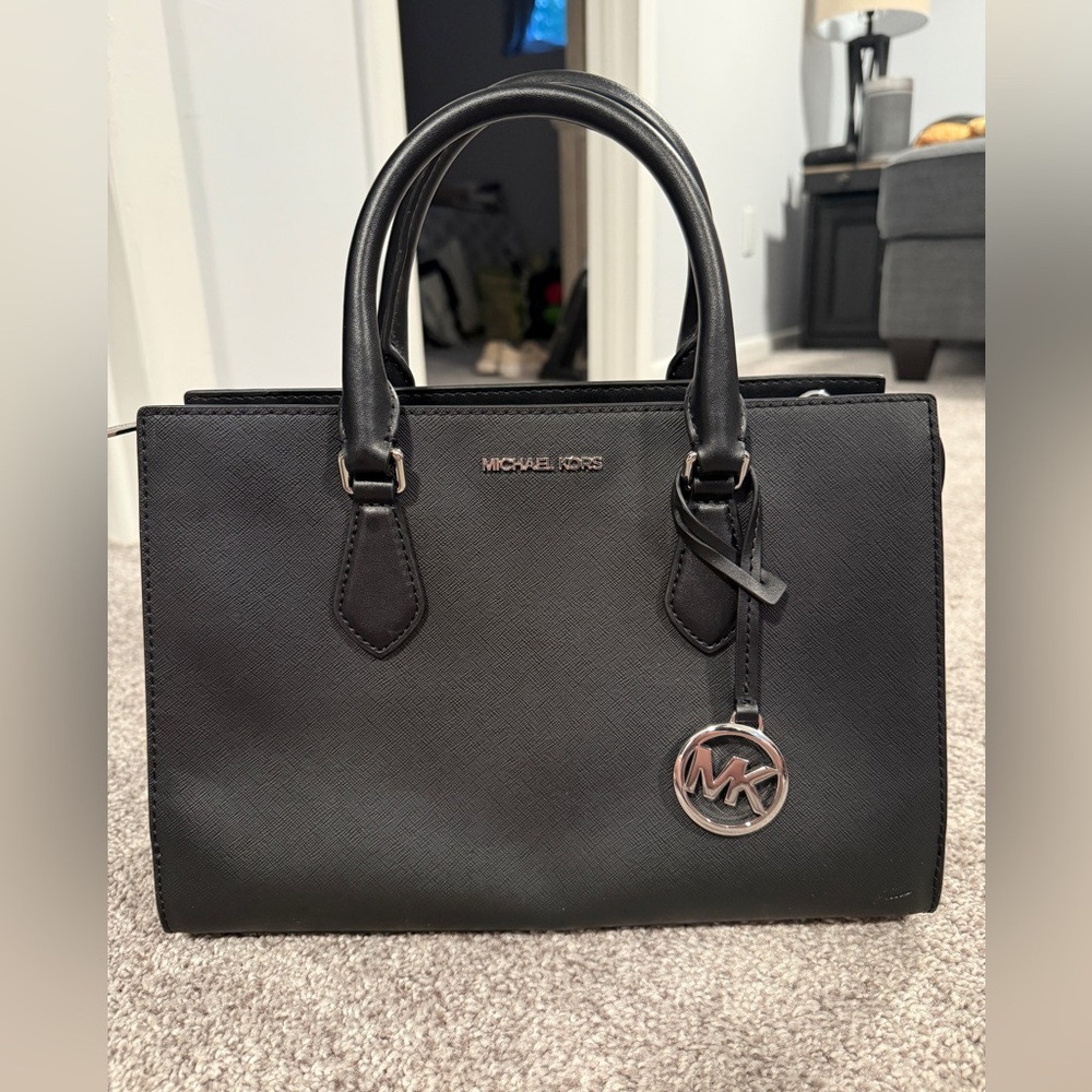 Michael Kors Sheila Medium Satchel - Picture 2 of 10